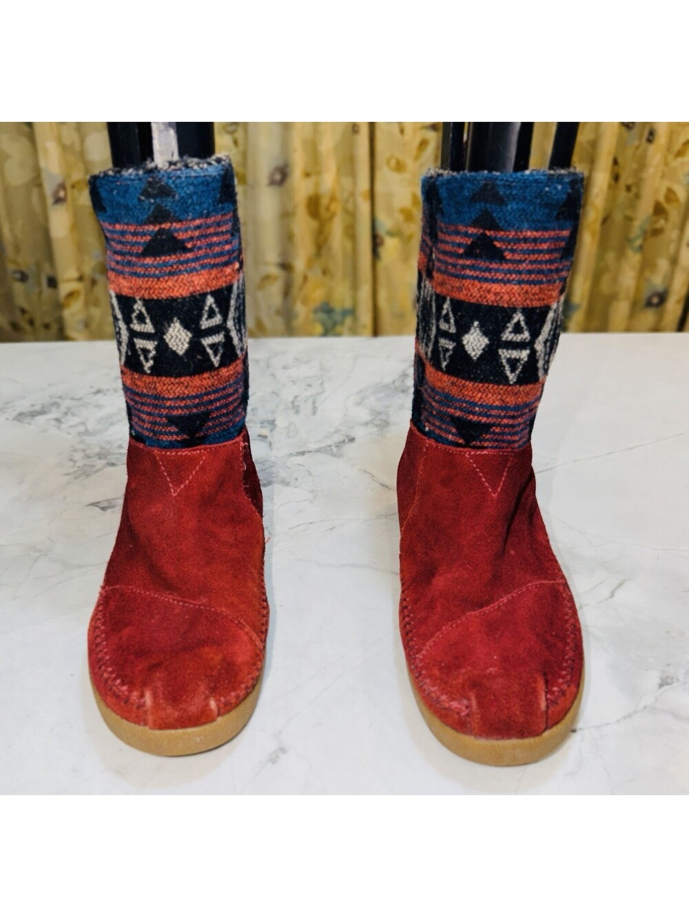 TOMS Nepal Womens 9 Burgundy Suede Aztec Tribal Faux Fur Moccasin Boots